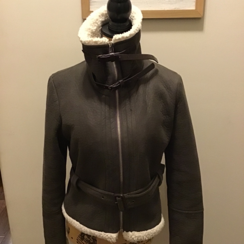 FOREVER 21 GREAT CONDITION, BOMBER JACKET, SIZE MEDIUM, SEE PICTURES - Picture 4 of 5